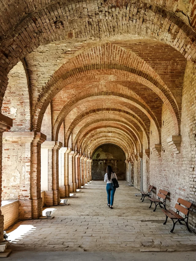 Extérieur de l'Abbaye de Belleperche